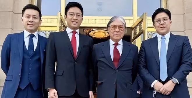 霍英東誕辰100周年紀念，霍震霆3兒子為爺爺慶賀，霍啟仁罕見露面