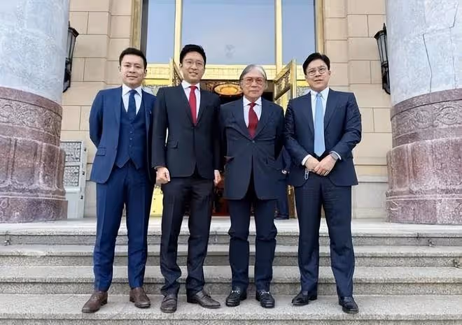 霍英東誕辰100周年紀念，霍震霆3兒子為爺爺慶賀，霍啟仁罕見露面