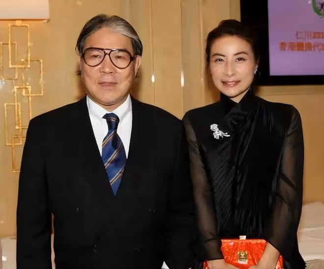 霍英東誕辰100周年紀念，霍震霆3兒子為爺爺慶賀，霍啟仁罕見露面