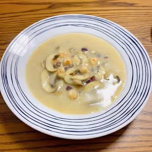 超驚艷奶油蘑菇湯(牛奶版本)