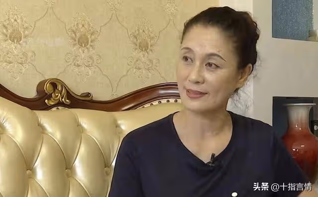 堅持了三十年的不婚,如今64歲的大媽活成了這樣,一番話警醒眾人