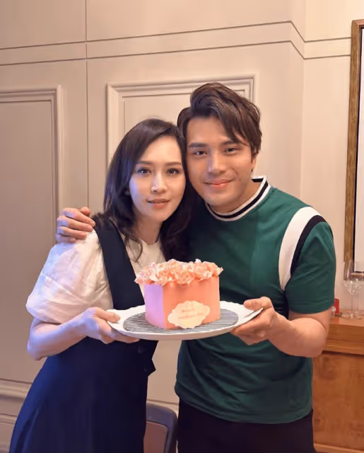 TVB男星設宴！TVB高層珍姐、何麗全都現身！原來爸爸是副總裁