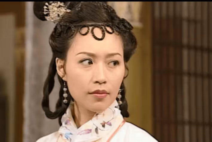TVB男星設宴！TVB高層珍姐、何麗全都現身！原來爸爸是副總裁
