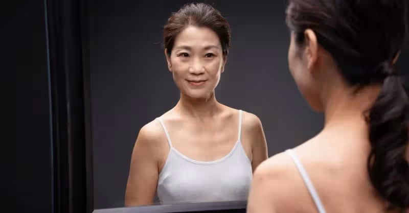 62歲阿姨說:和再婚老伴同居後才明白,男人老了還要找老伴的原因