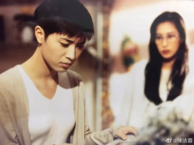 表現亮眼!56歲香港知名女星陳法蓉回TVB拍劇,樣貌不輸一眾小花