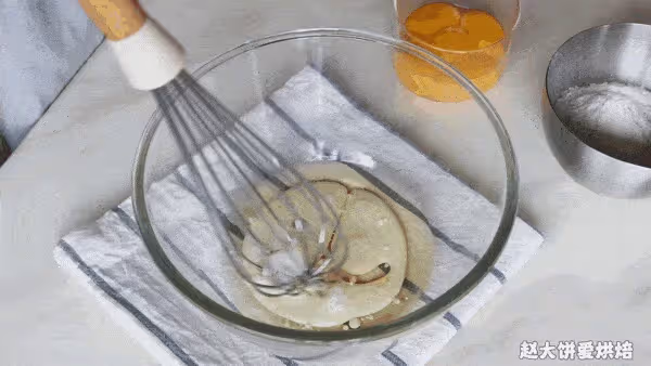 教你做經典的肉鬆香蔥蛋糕卷,飽滿不塌餡不回縮,非常漂亮~
