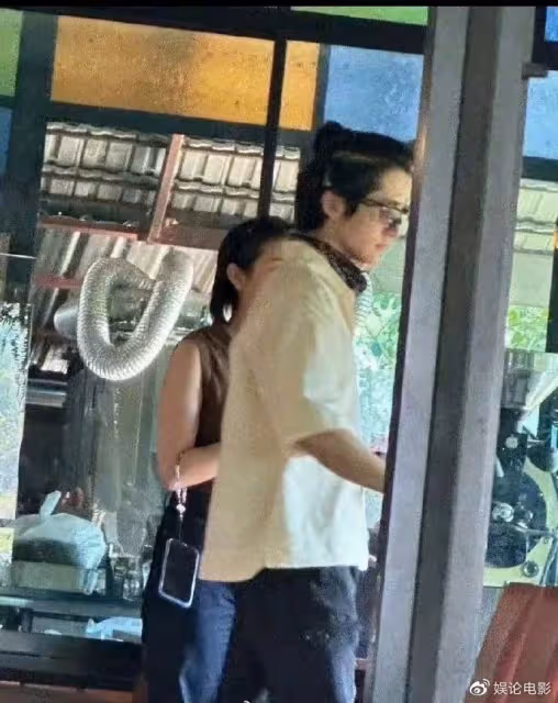 張新成李蘭迪泰國游正臉照被曝光,男方被指沒擔當,雙方安撫粉絲