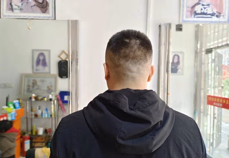 新時尚男士髮型來了，潮流又帥氣，一共100來款