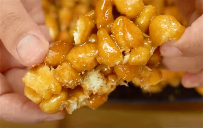 麵粉和白糖創新做法,大鍋一炒,酥香甜脆,一出鍋全家搶著吃