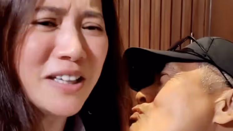 周潤發68歲大壽攜老婆聚會，向袁詠儀索吻引爭議，靚靚滿臉嫌棄