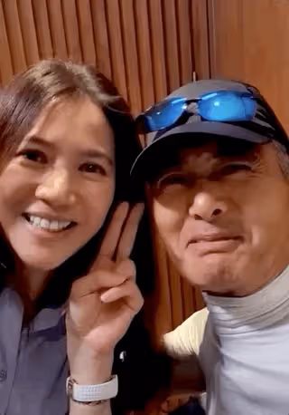 周潤發68歲大壽攜老婆聚會,向袁詠儀索吻引爭議,靚靚滿臉嫌棄