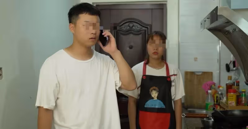 女兒拿我手機給前夫發簡訊，看到回復，我愧疚不已！