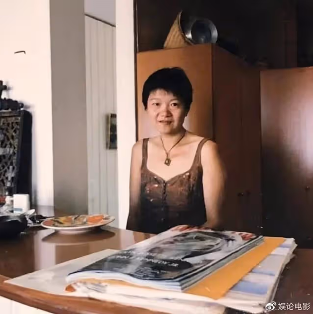 「名門痞女」洪晃真敢說,撕掉娛樂圈虛偽面具,大讚高葉真實坦誠