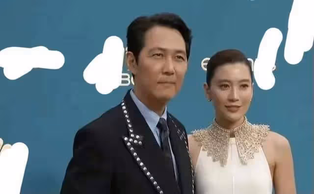 頂級名媛合影!三星前太子妃淡妝出鏡氣質出眾,C位卻另有他人