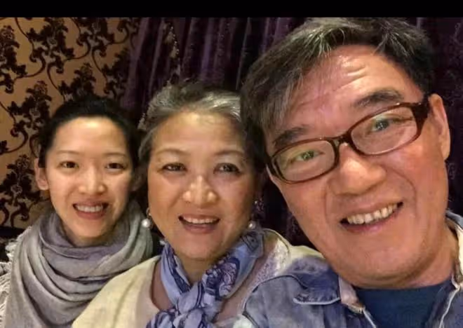 演員李立群斥責女兒，把收藏多年名師茶壺送人，隔空喊話女兒敗家