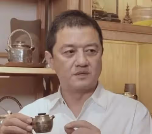 李亞鵬:為了還債,忍痛割寶3.5億甩賣8億太湖石,網友卻說只值35