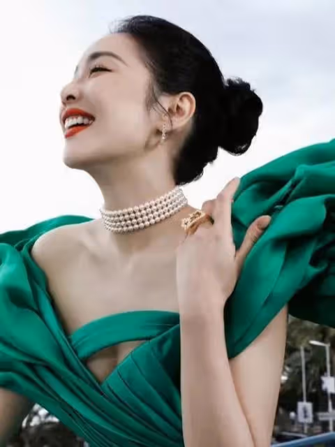 張雨綺：以3D列印禮服成功挽尊，真空上陣的高葉，卻因一細節跌份