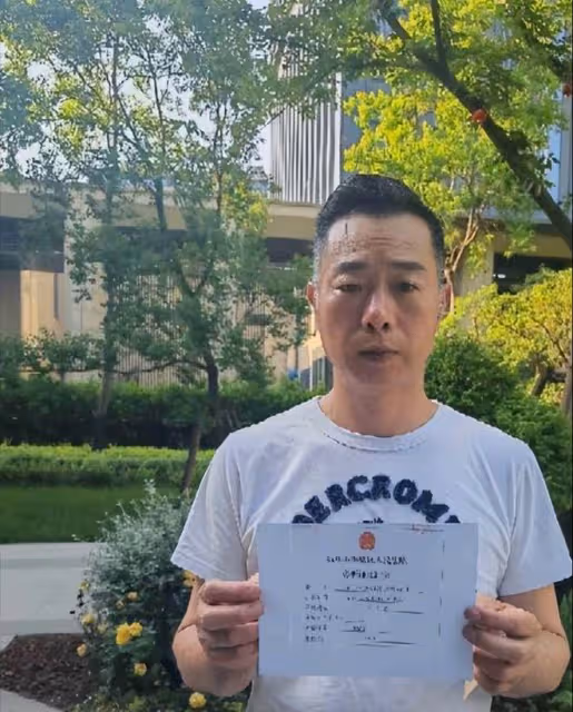 女童墜樓案宣判,爸爸曝近況:孩子姥姥悲痛去世,媽媽得了抑鬱症