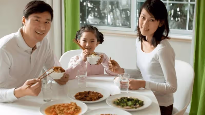 「嫂子我們家規定,外人不能上桌吃飯」嫂子:好,不過我有個條件!