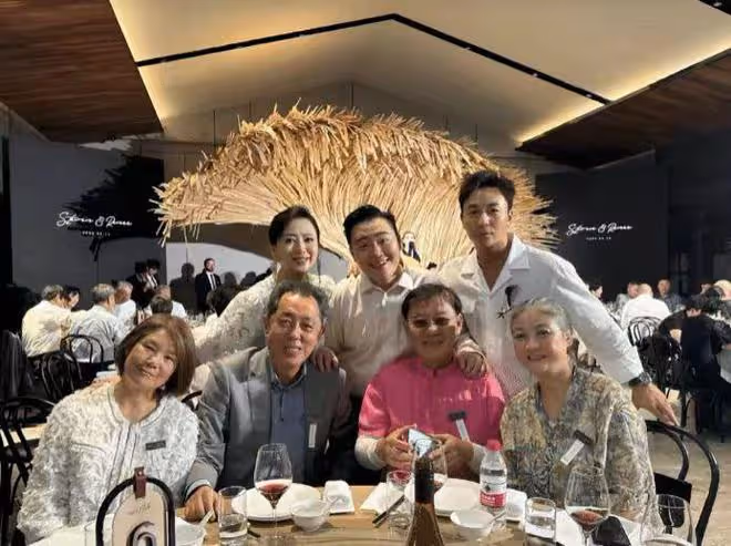 李立群攜老婆回河南祭祖!激動到聲音哽咽睡不著,一家十口如複製