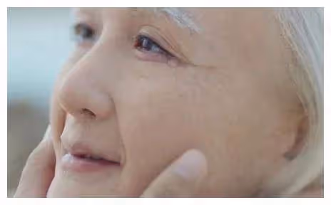 當明星遇上「老年妝」:趙麗穎可愛,戚薇優雅,而她敬業到認不出