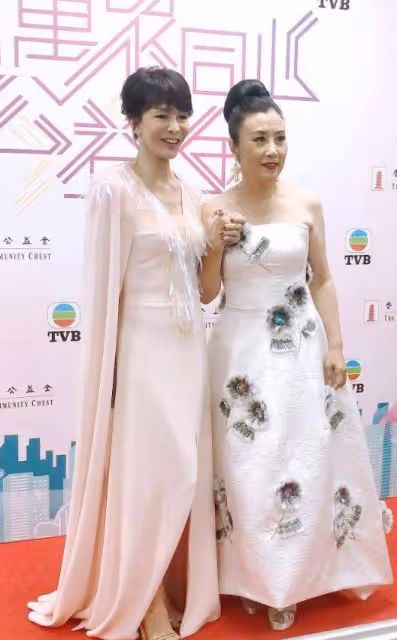 75歲汪明荃同框65歲鄭裕玲,一個自然老去優雅從容,一個臉太嚇人