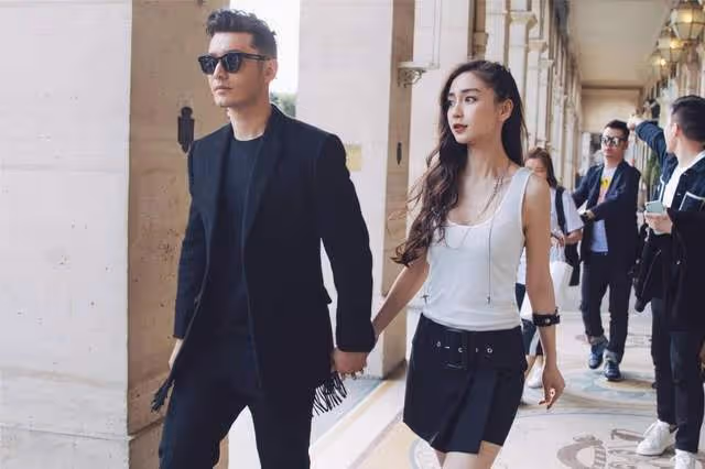 黃曉明好孝順，回家探親陪姥姥吃家常菜，戴四百萬名表髮際線感人
