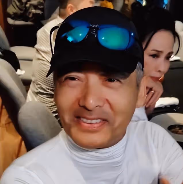 影帝周潤發大擺生日宴，摟抱袁詠儀不斷索吻遭拒！發嫂淡然處之