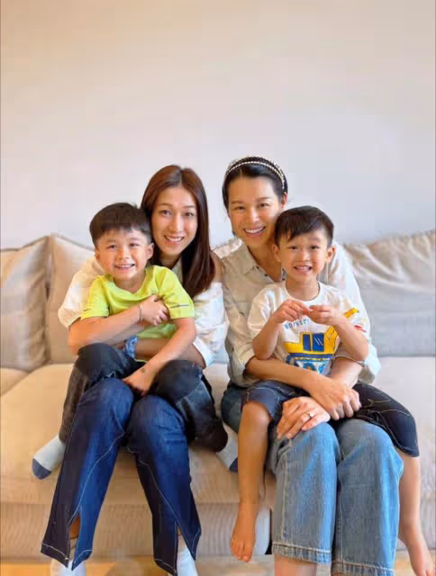 TVB前當家花旦曬泳裝照!淺露事業線現白皙大長腿,不似三孩之母