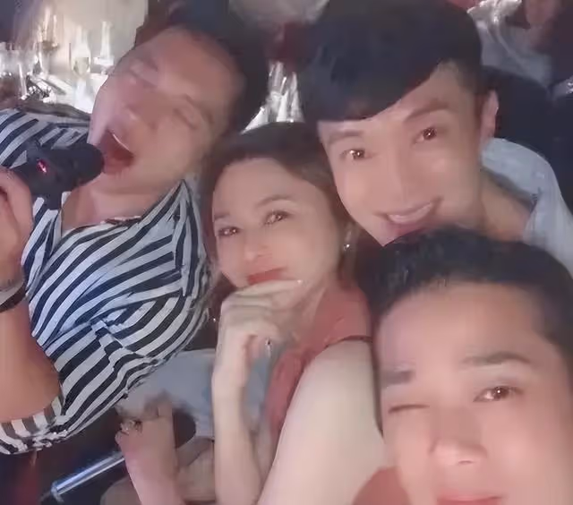 60歲香港知名女星近況曝光保養得宜，與20多歲小鮮肉約會不懼閒言