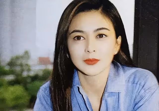 60歲香港知名女星近況曝光保養得宜,與20多歲小鮮肉約會不懼閒言
