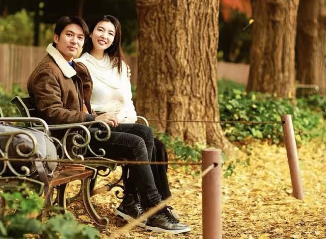 恭喜！香港知名富二代曬照宣布妻子懷孕，與前任妻子隱婚3年