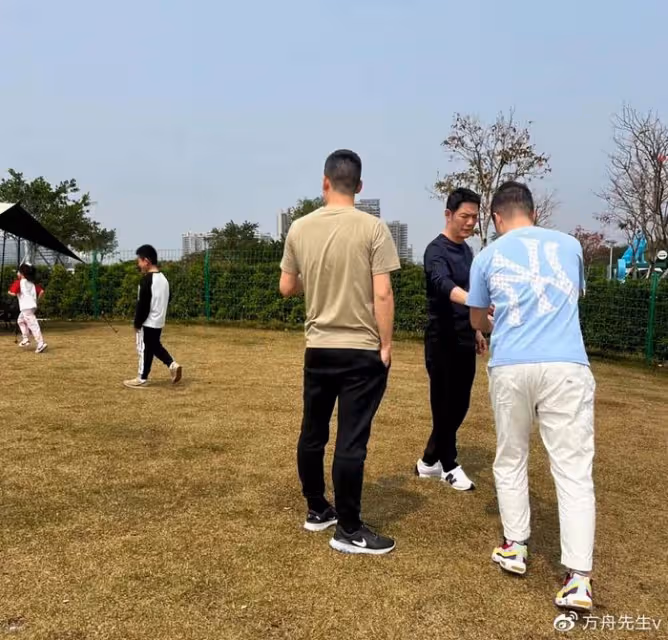 周麗淇結婚5年首曬正面全家福!與傅程鵬同框為3歲兒子慶生無懼爭議