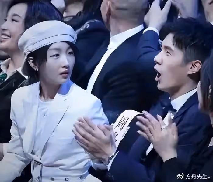 劉昊然周冬雨坎城同框,相視而笑,男方被工作人員緊急拉走避嫌