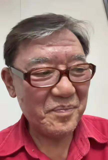 李立群回河南老家探親,滿臉熱淚和哥哥合影,感謝家人的理解支持