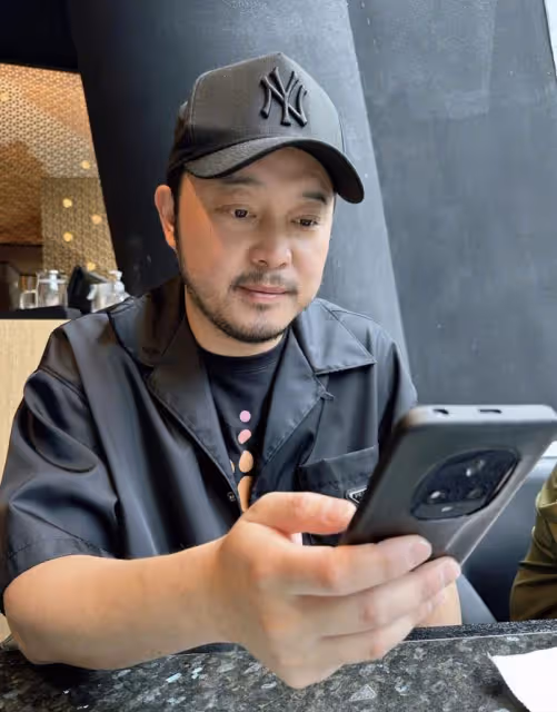 沙溢520曬照表白妻兒,安吉和小魚兒模樣大變,身材比胡可魁梧