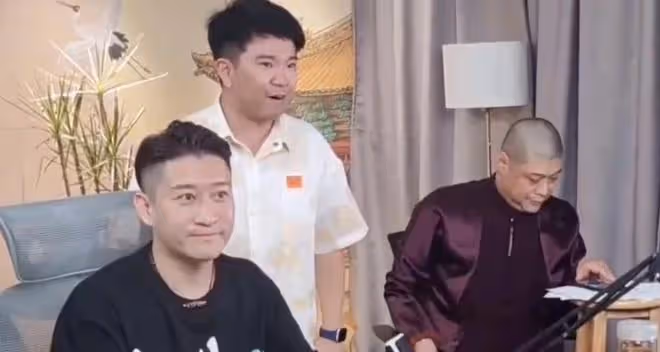 曹雲金怒砸郭德綱飯碗，掀翻整個德雲社，免費直播說相聲獲好評