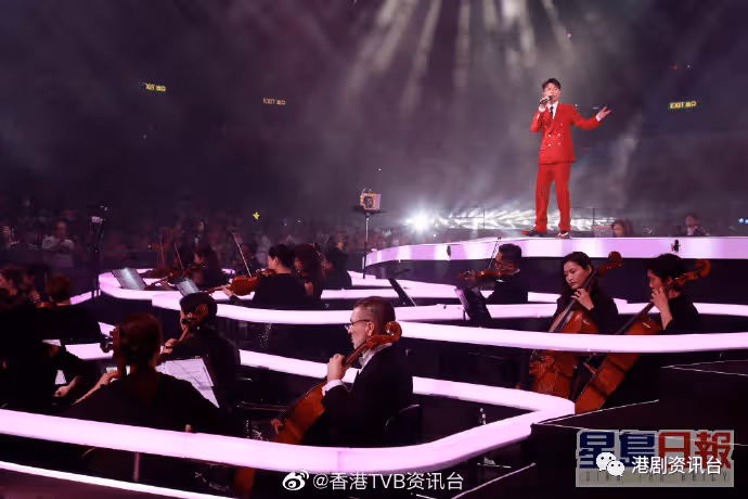 ​李克勤演唱會丨炎明熹挑戰成熟透視長腿 暴風成長高過「聲夢奶爸」
