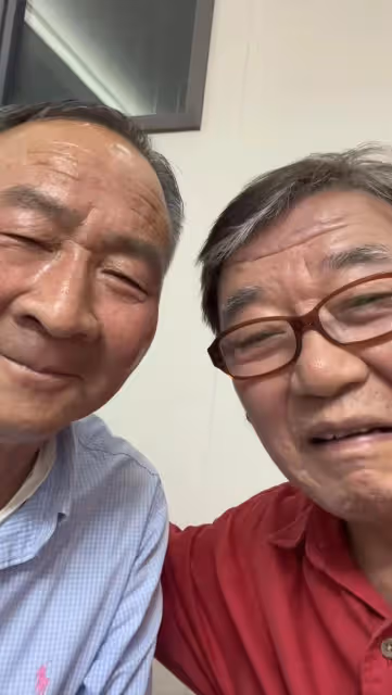 李立群回老家祭祖,妻子未同行被指立場有問題,專與有錢親戚聚會