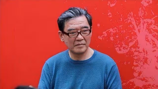 李立群回老家祭祖,妻子未同行被指立場有問題,專與有錢親戚聚會