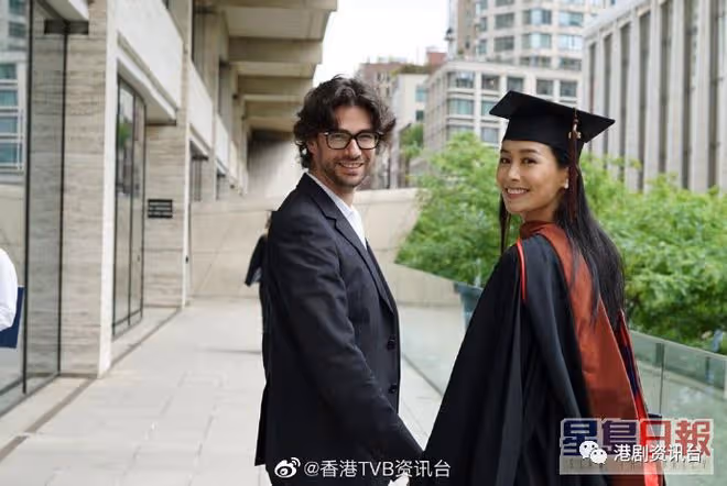 陳法拉高調貼老公合照慶祝結婚5周年!前夫同日宣布老婆懷孕