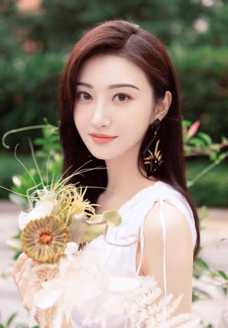 越老越耐看的女人，臉上通常都有這3種「特徵」，中一個就很幸運