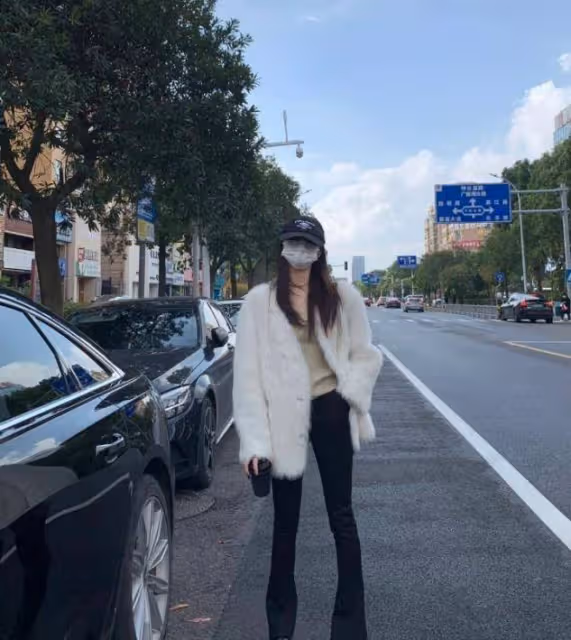 矮個子女生不試試「短外套+馬蹄褲」，都不知道能這麼顯高顯瘦！