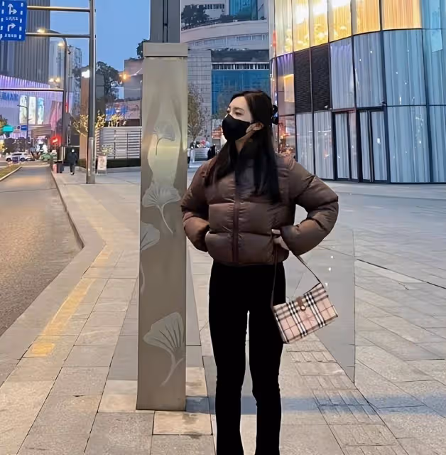 矮個子女生不試試「短外套+馬蹄褲」，都不知道能這麼顯高顯瘦！