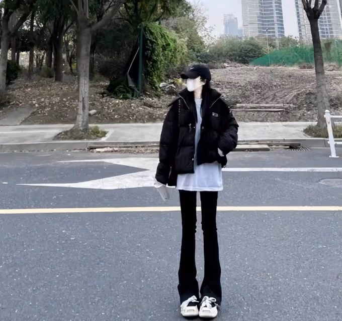 矮個子女生不試試「短外套+馬蹄褲」，都不知道能這麼顯高顯瘦！