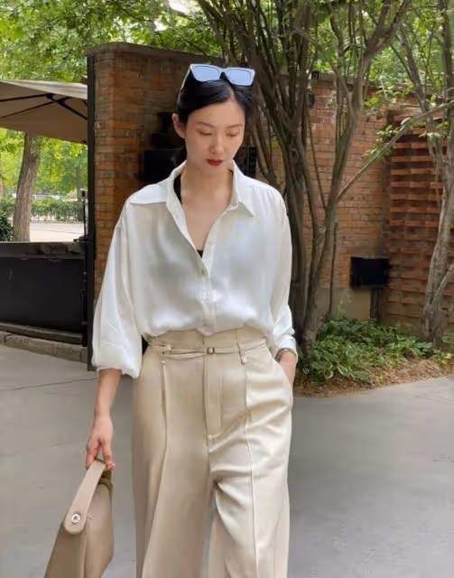 建議有肚子的女人,儘量少穿闊腿褲和無痕褲,其實這些更顯瘦