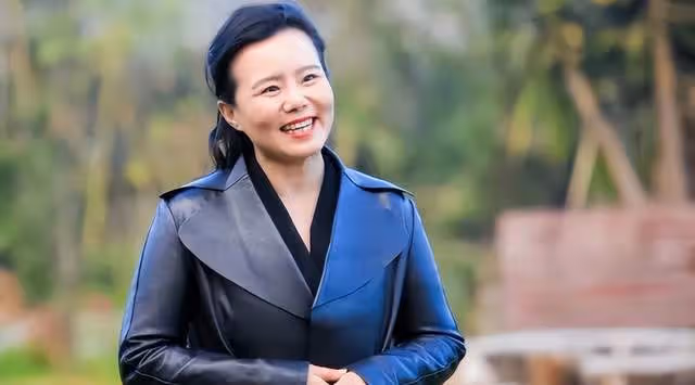 龔琳娜曝美依禮芽《浪姐4》爆紅後,推掉了很多代言,原因超好笑