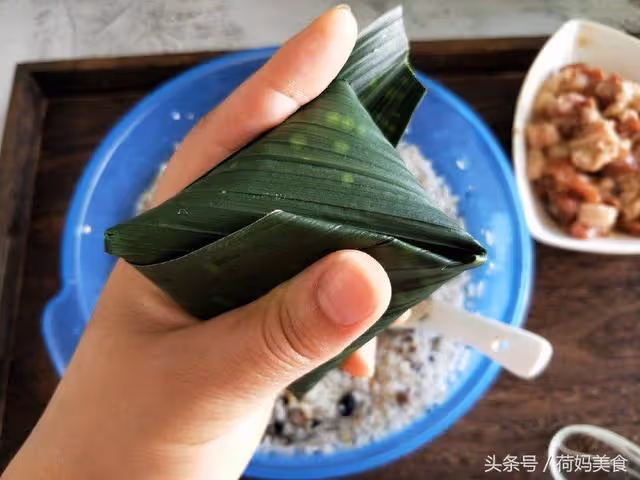 粽子不用去買了，自己在家就能做，味道好吃，包法簡單，一看就會！