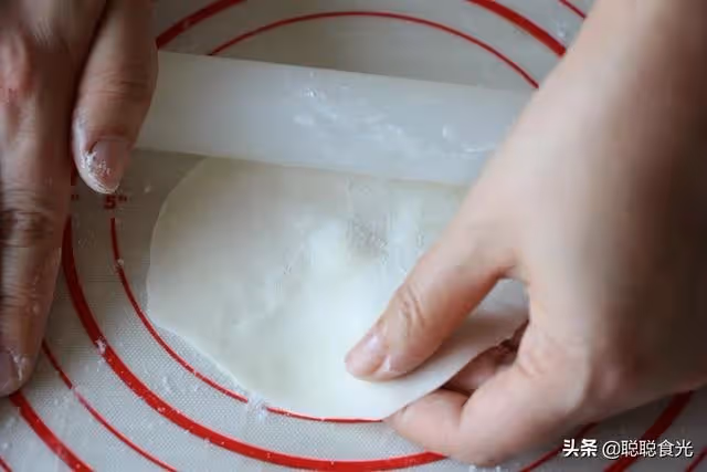 適合懶人的水晶包子，不用和面，拌一拌輕鬆一捏，10分鐘就出鍋