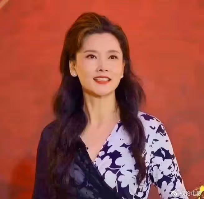 何賽飛怒批行業亂象,為基層演員發聲,其演影視劇也依然熱愛戲曲